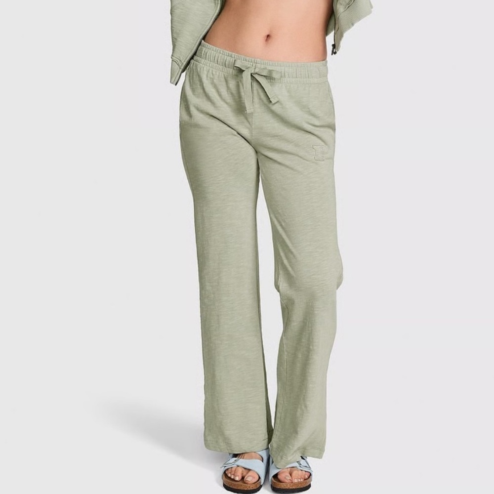 ⬆️    Victoria’s Secret PINK  ⬆️ | Med | SAGE GREEN 💚